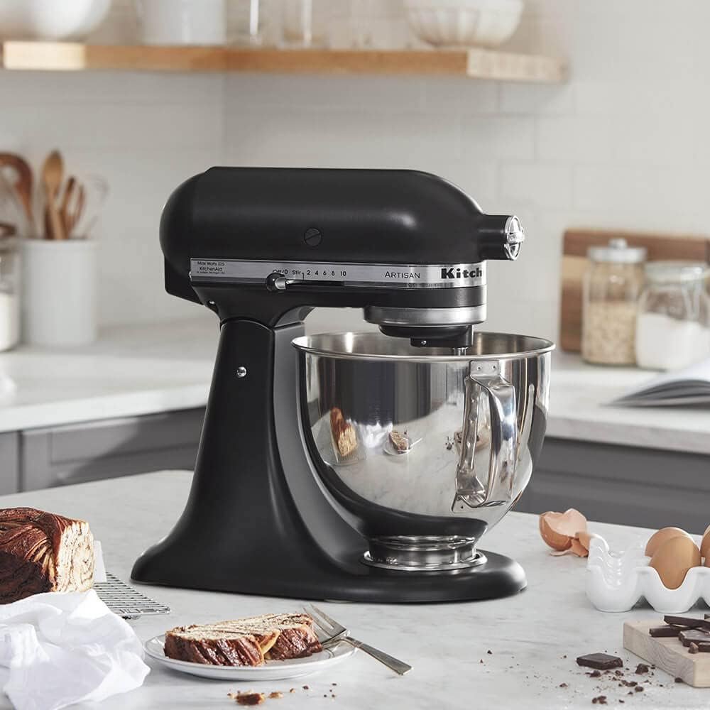 batedeira kitchenaid artisan preta